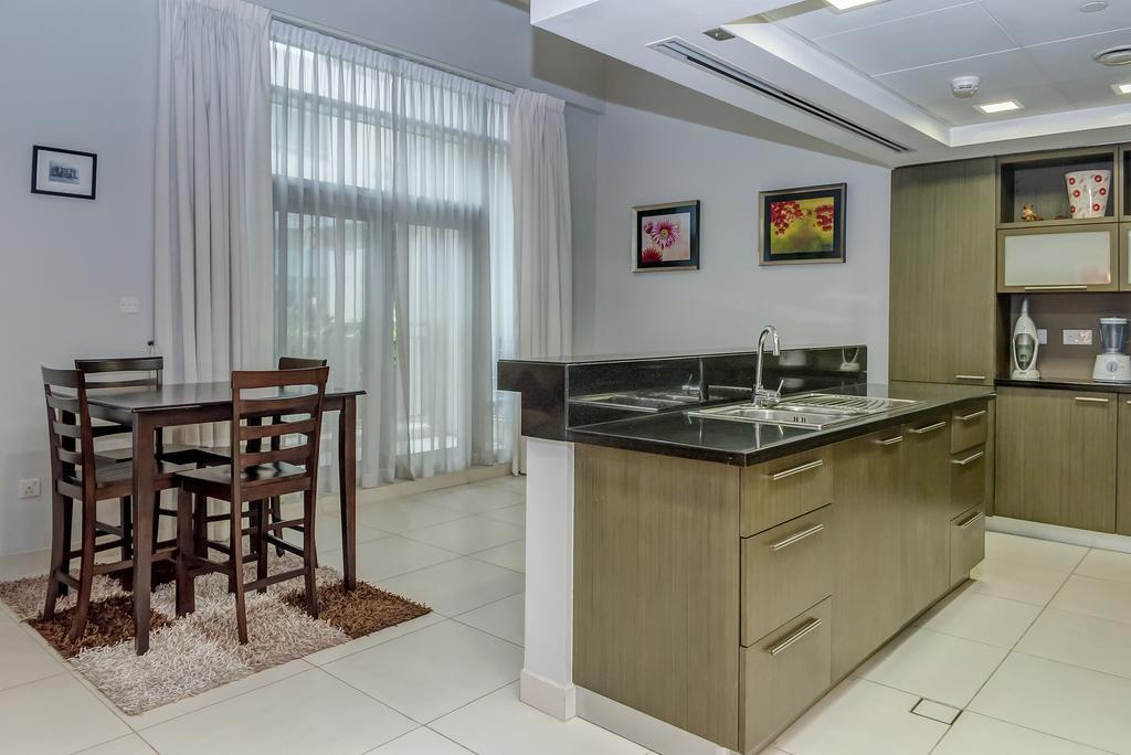 The Lofts By Deluxe Holiday Homes Dubai Bagian luar foto