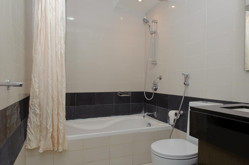 The Lofts By Deluxe Holiday Homes Dubai Bagian luar foto